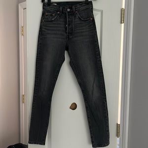 Levi grey skinny jean
